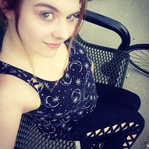 Meet your Posher, Kelly-elizabeth